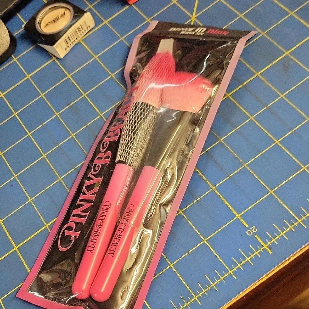 Pinky B Beauty Pink Rose Pink Makeup Brush Set Of 2 New In Package